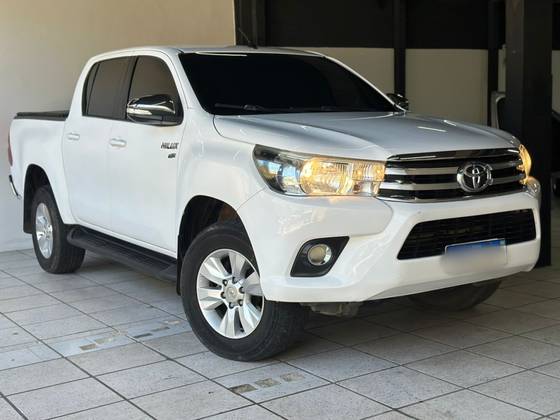TOYOTA HILUX 2.7 SRV 4X4 CD 16V FLEX 4P AUTOMÁTICO TOYOTA HILUX 2.7 SRV 4X4 CD 16V FLEX 4P AUTOMÁTICO